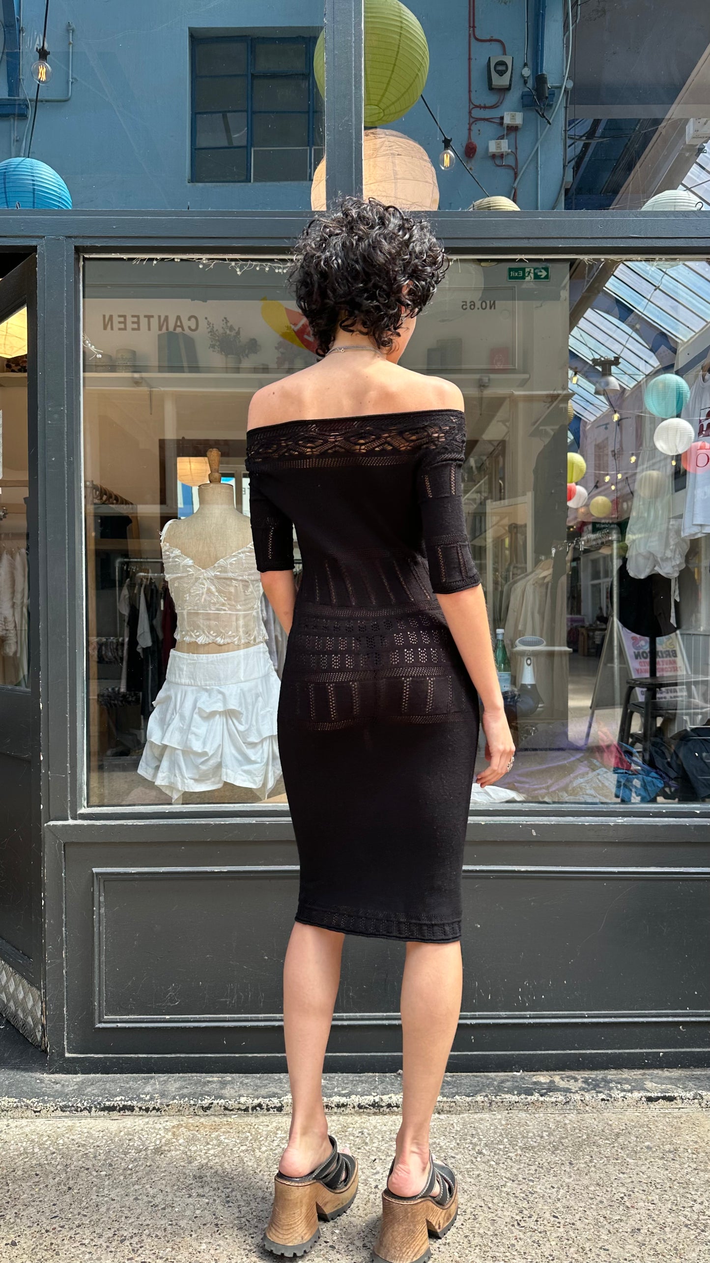 STEFANEL black knit tight fit midi dress with short sleeves