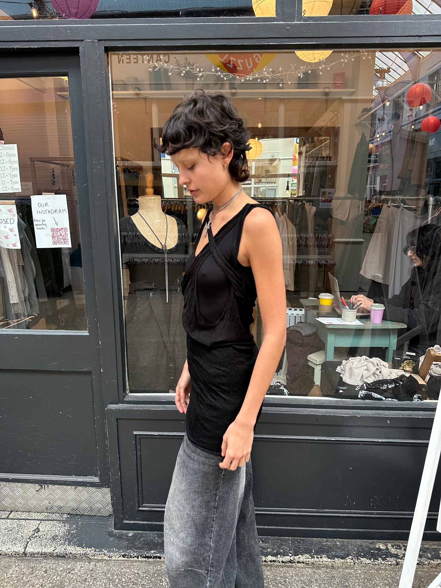 Asymmetric layered top