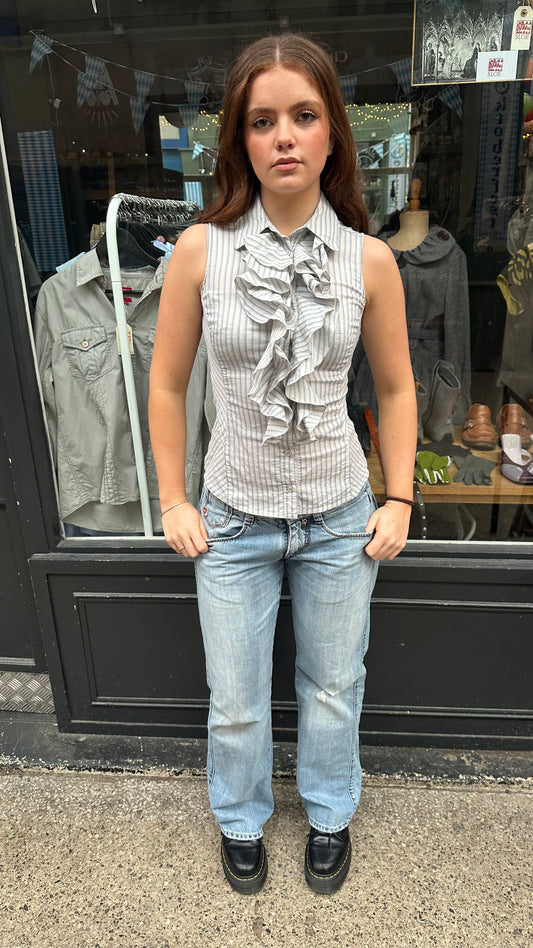 KAREN MILLEN white and blue sleeveless shirt with ruffles