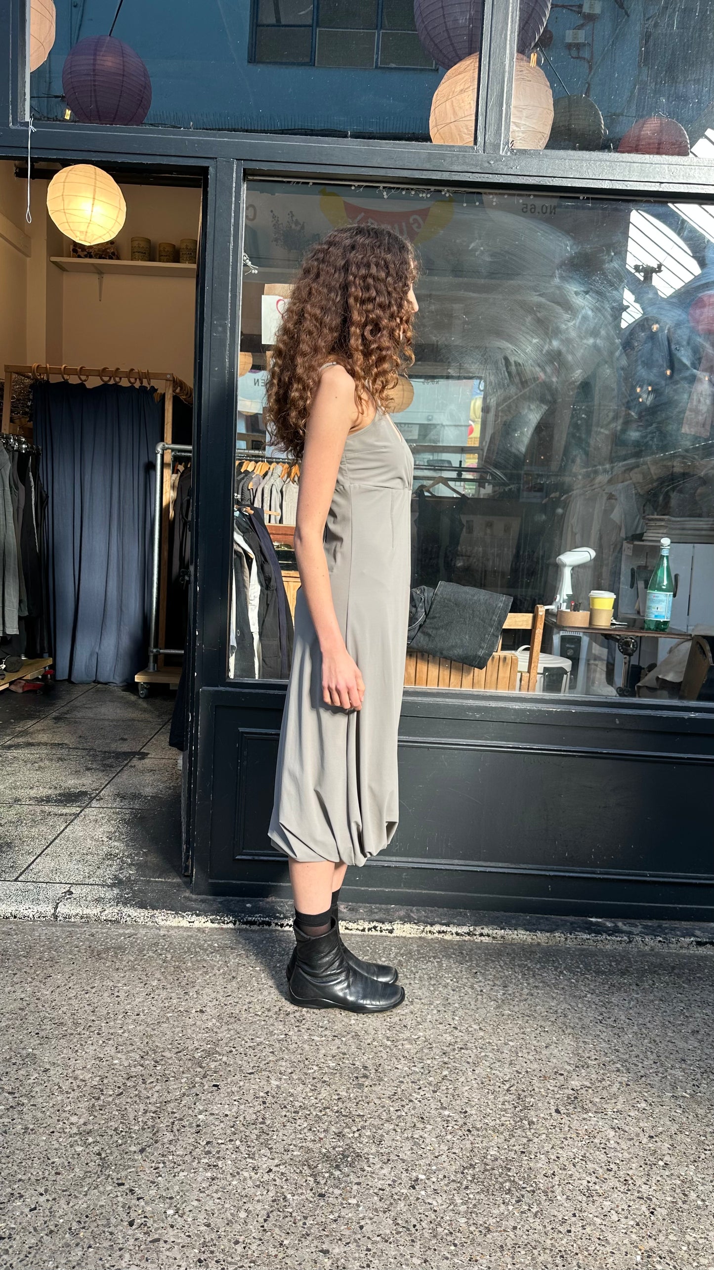 SARAH PACINI grey structured midi dress
