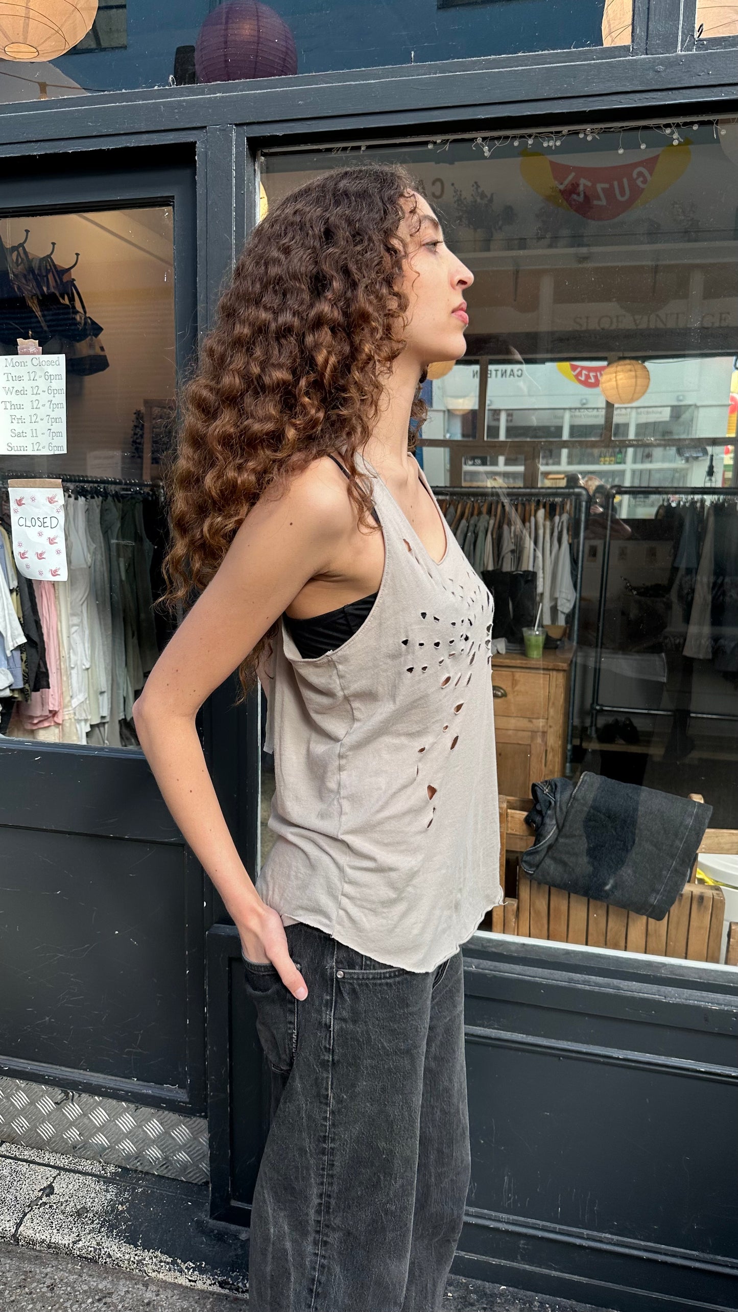 Cotton cut out top