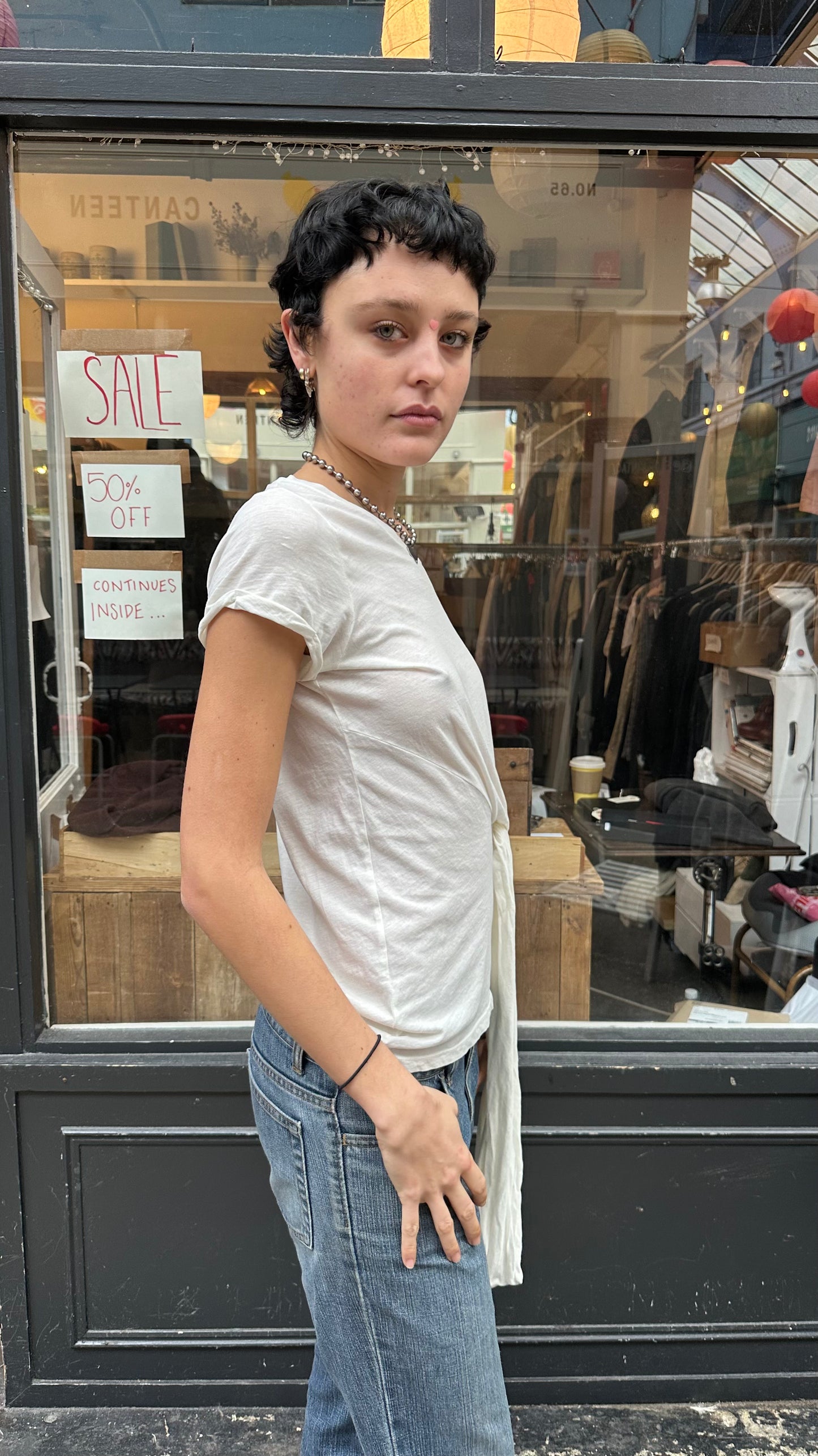 White cotton knot t-shirt