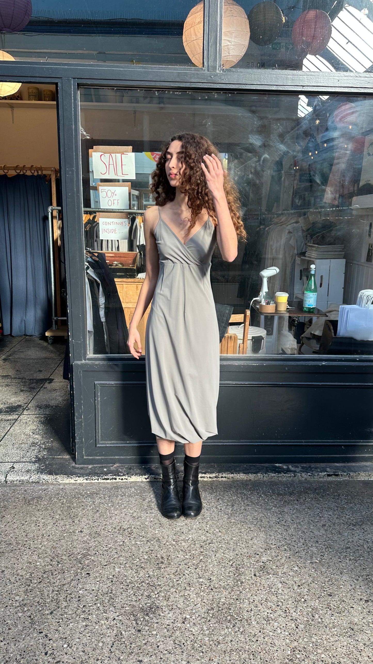 SARAH PACINI grey structured midi dress