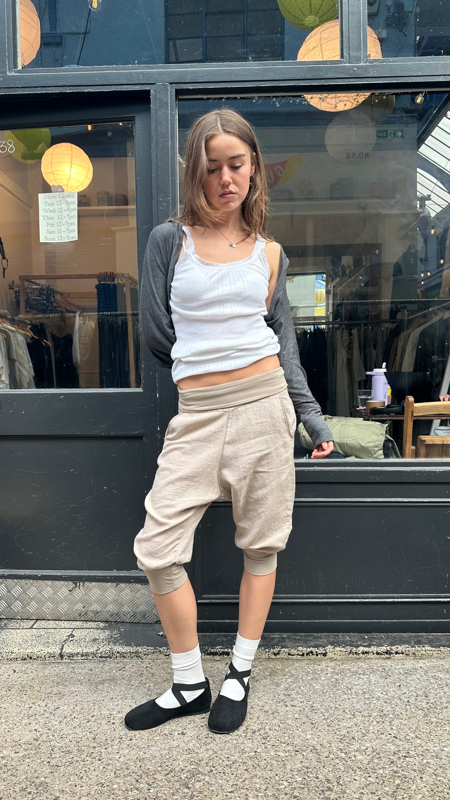 Beige balloon capris