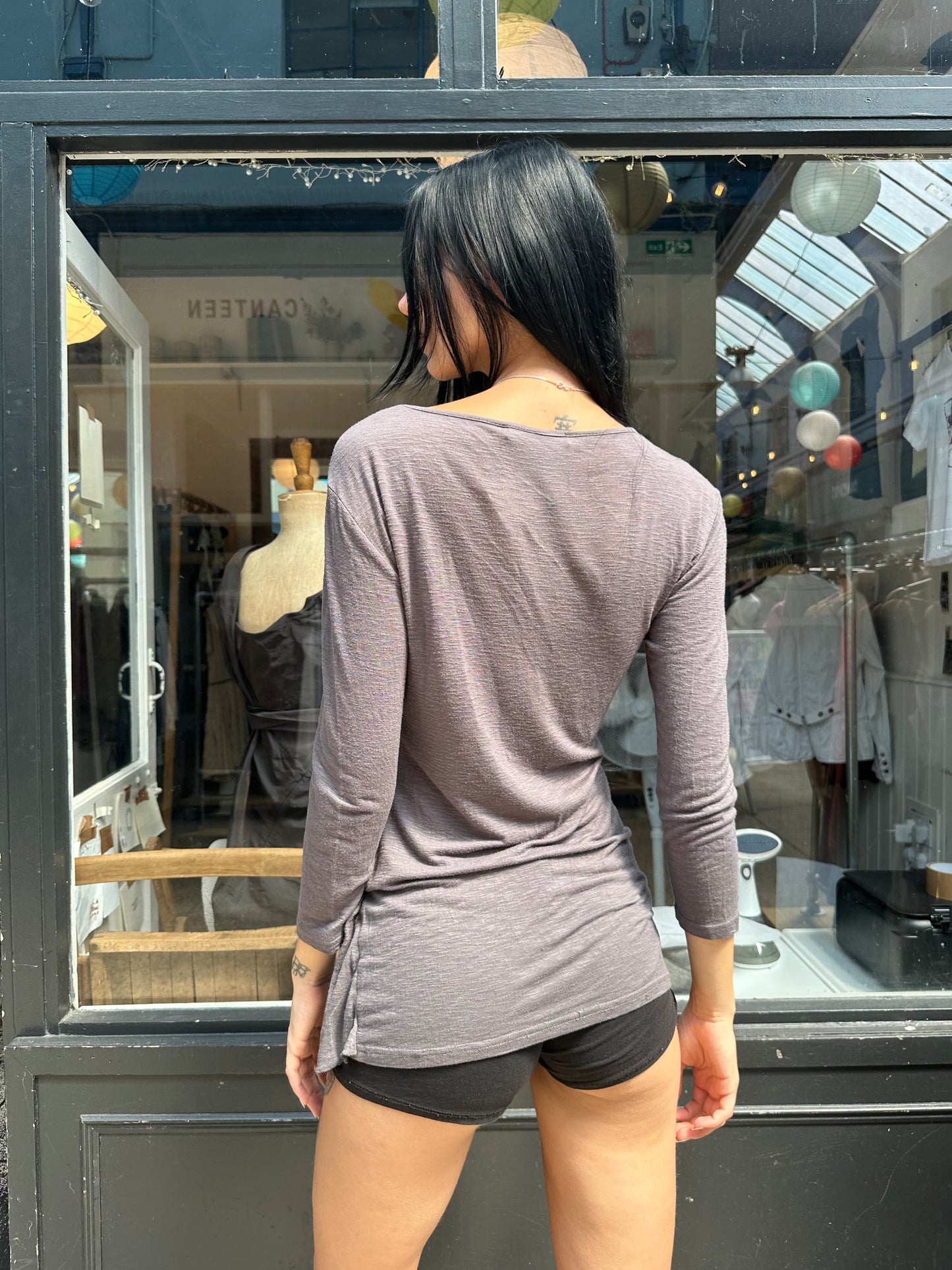 Asymmetric top with zip