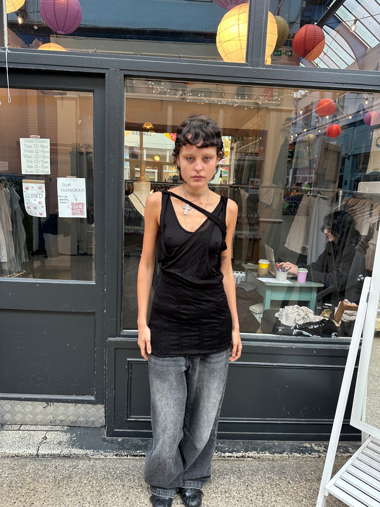 Asymmetric layered top