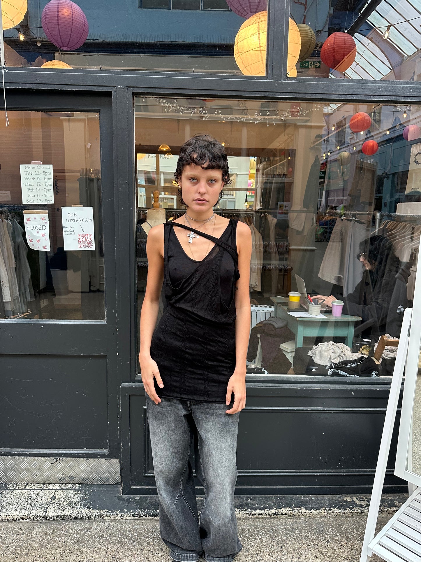 Asymmetric layered top