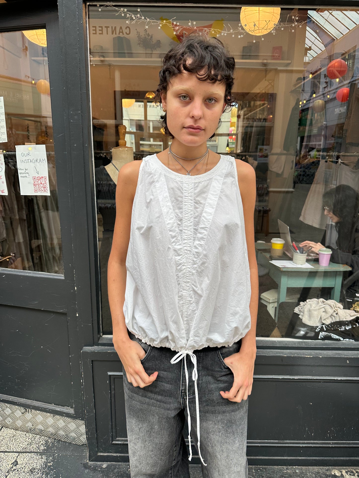 G STAR white balloon tank