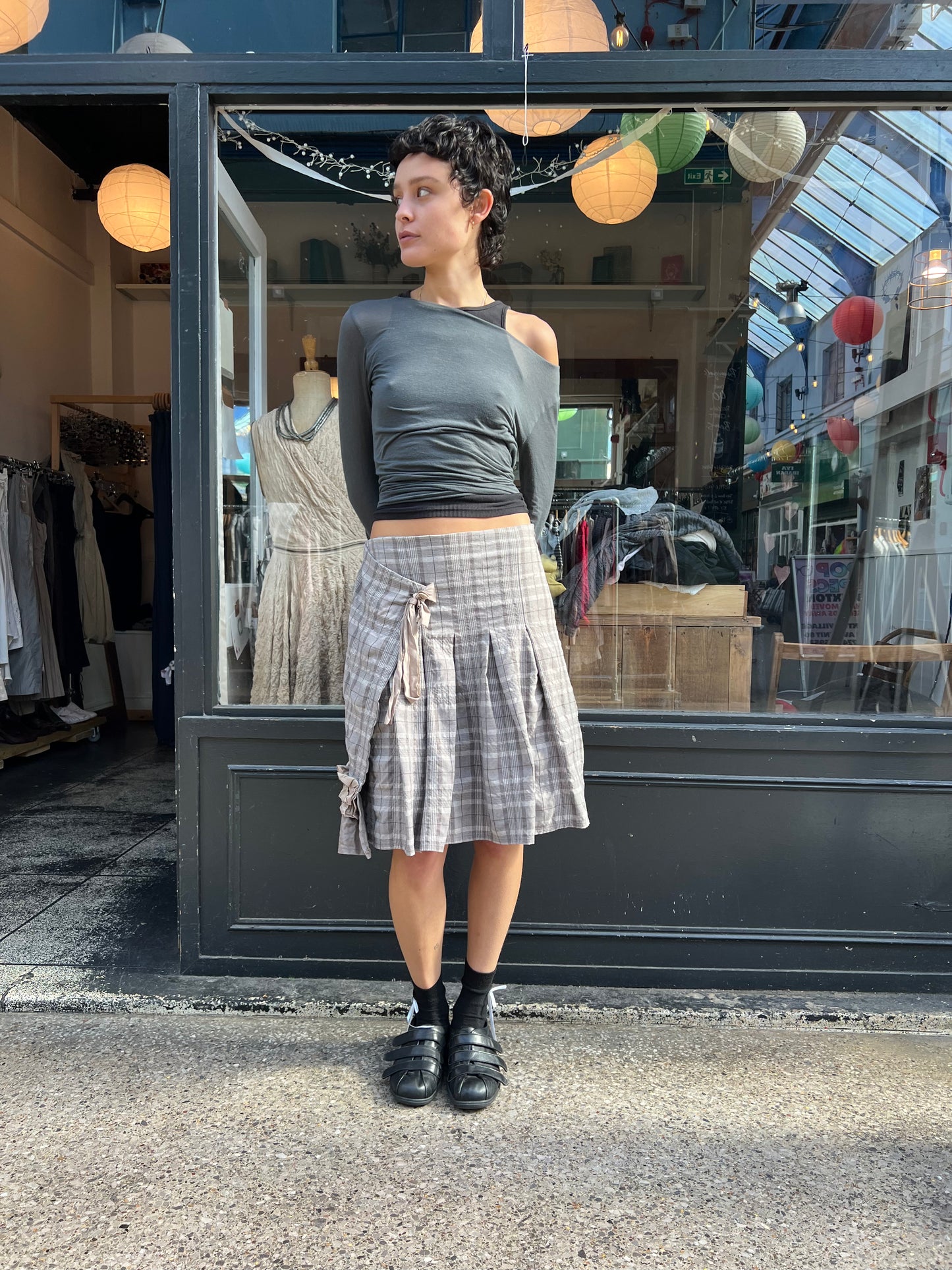 Checkered ruffle skirt
