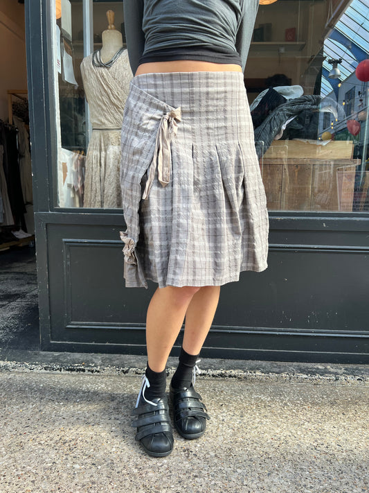 Checkered ruffle skirt