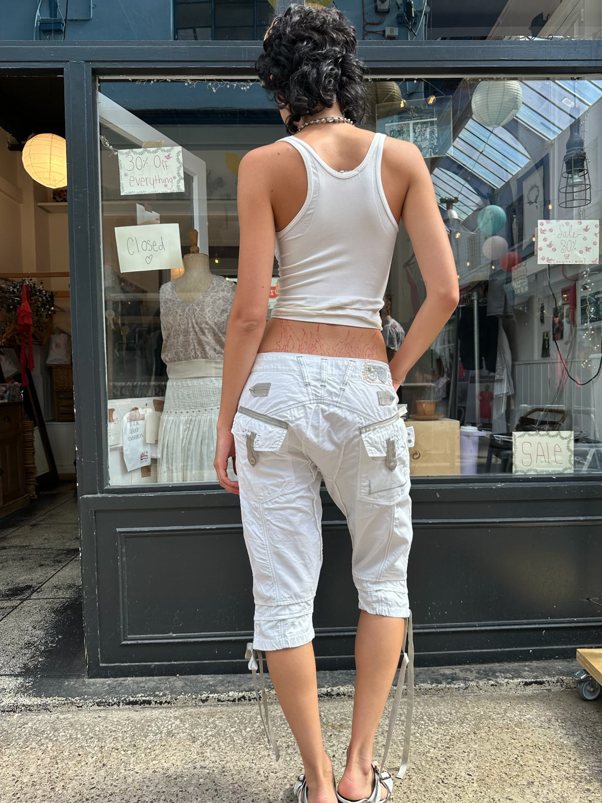Marithé & François Girbaud white capris with metal hardware
