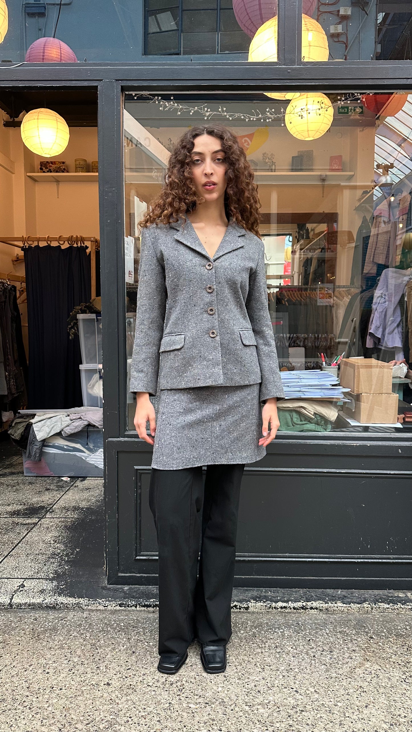 Skirt suit