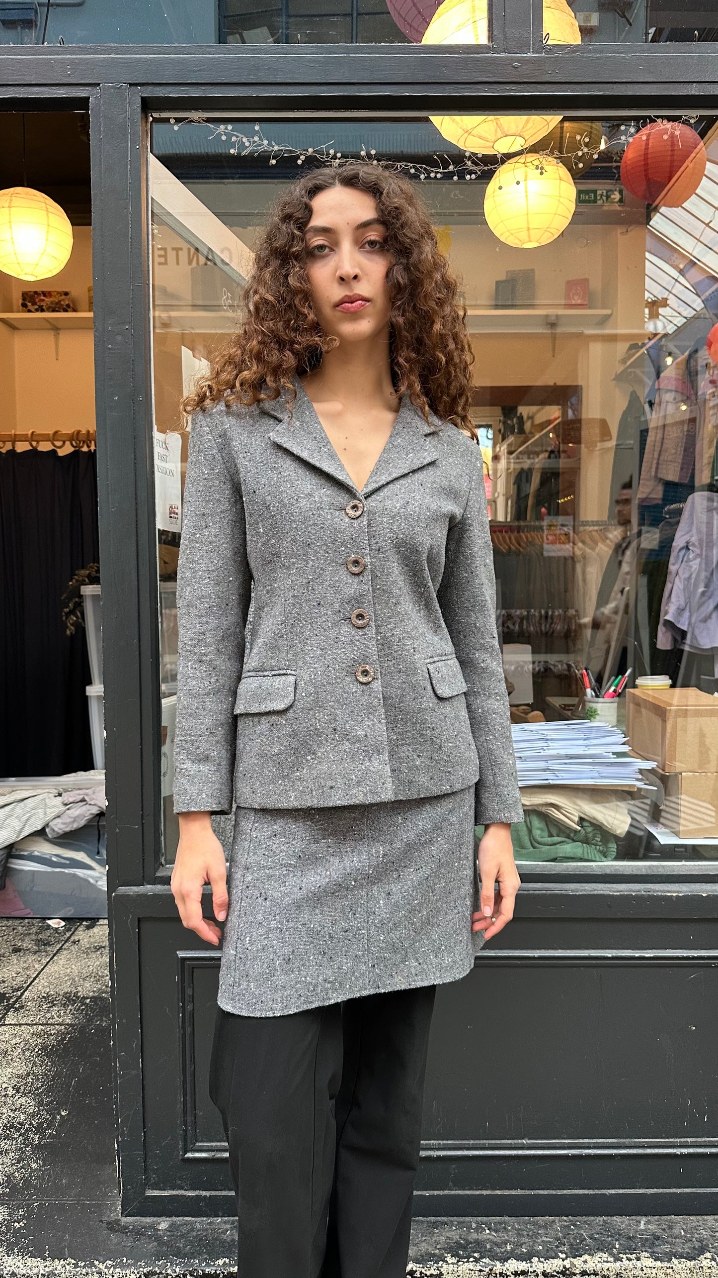 Skirt suit