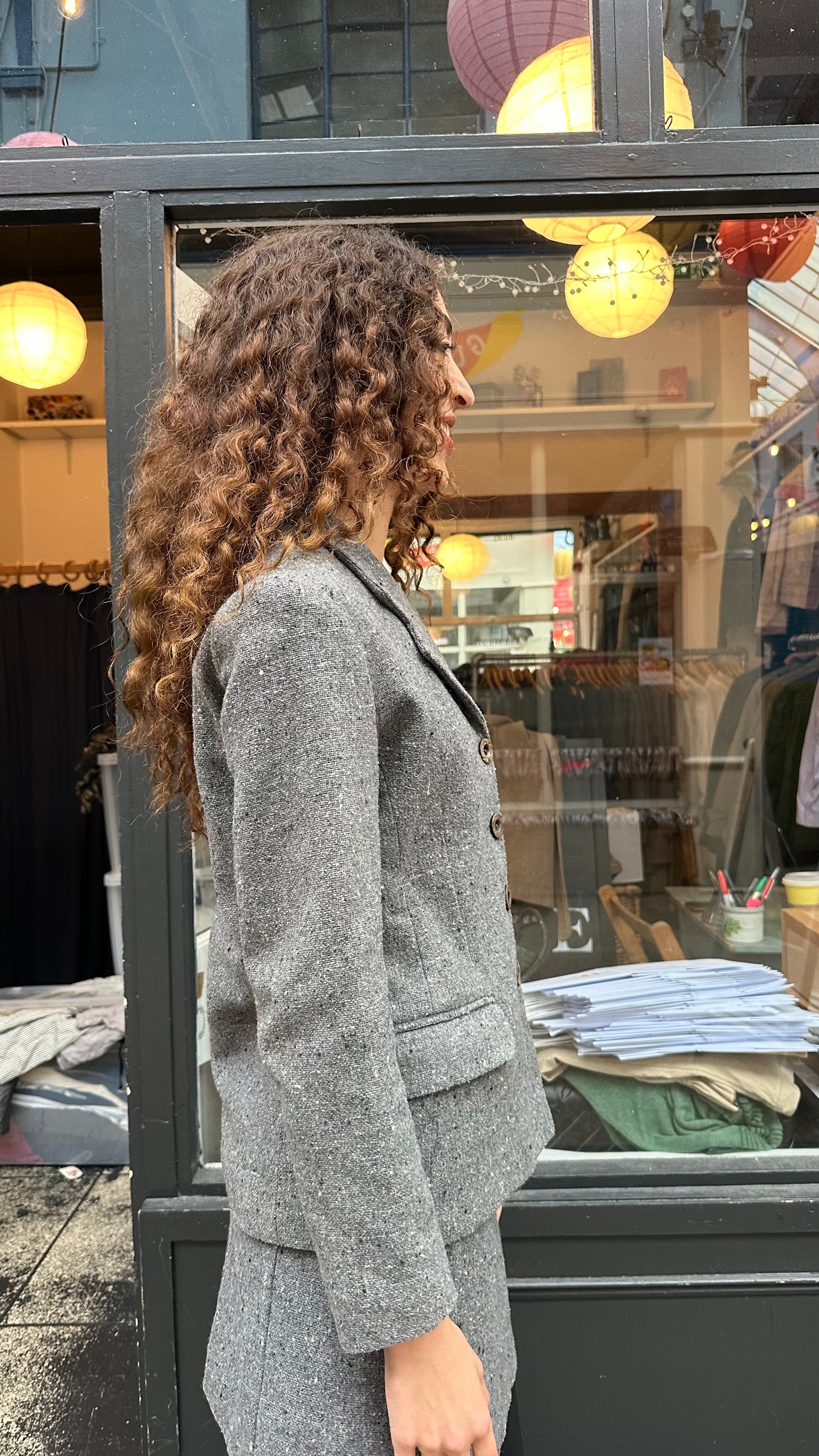 Skirt suit
