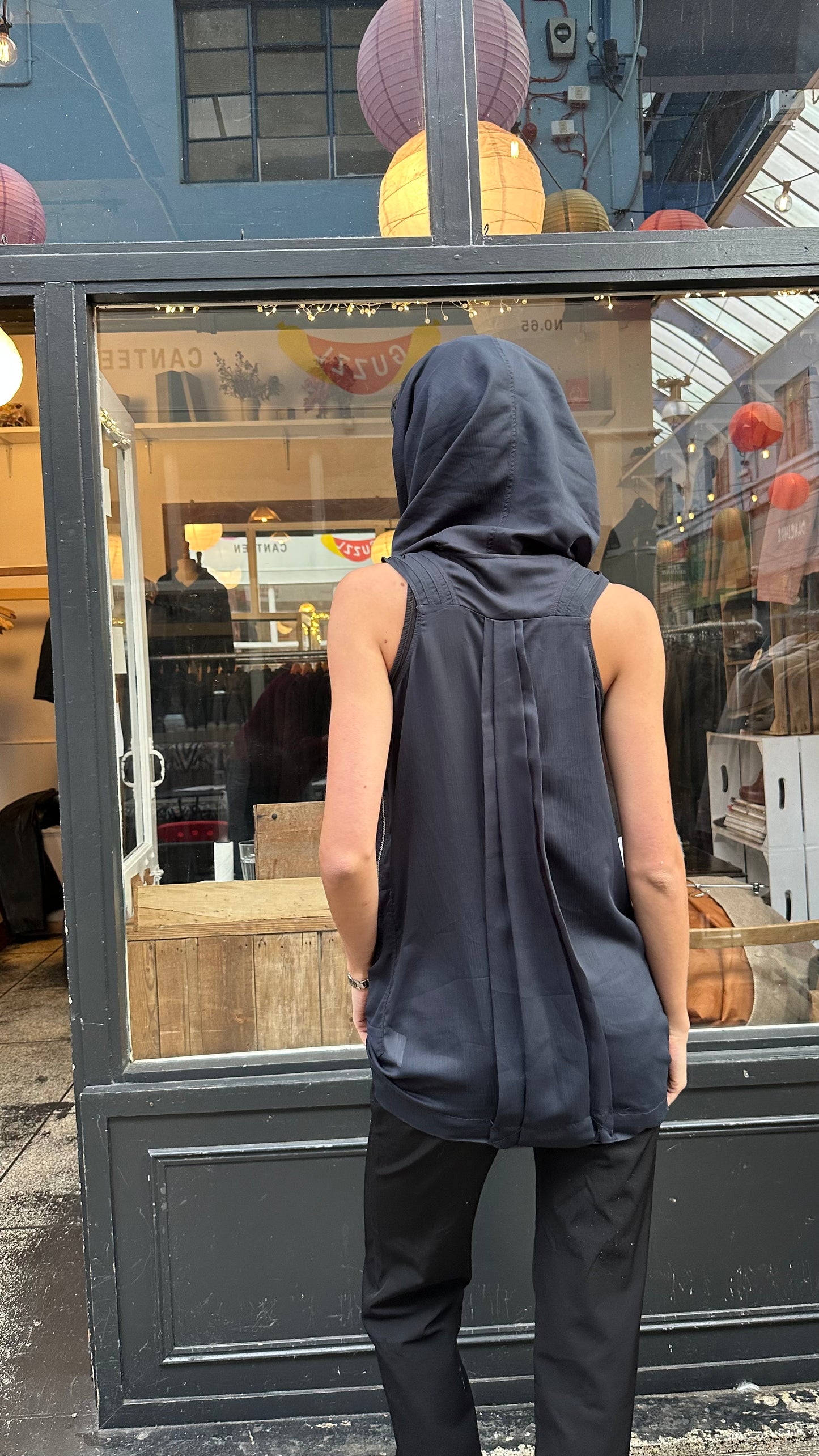 Hooded tank