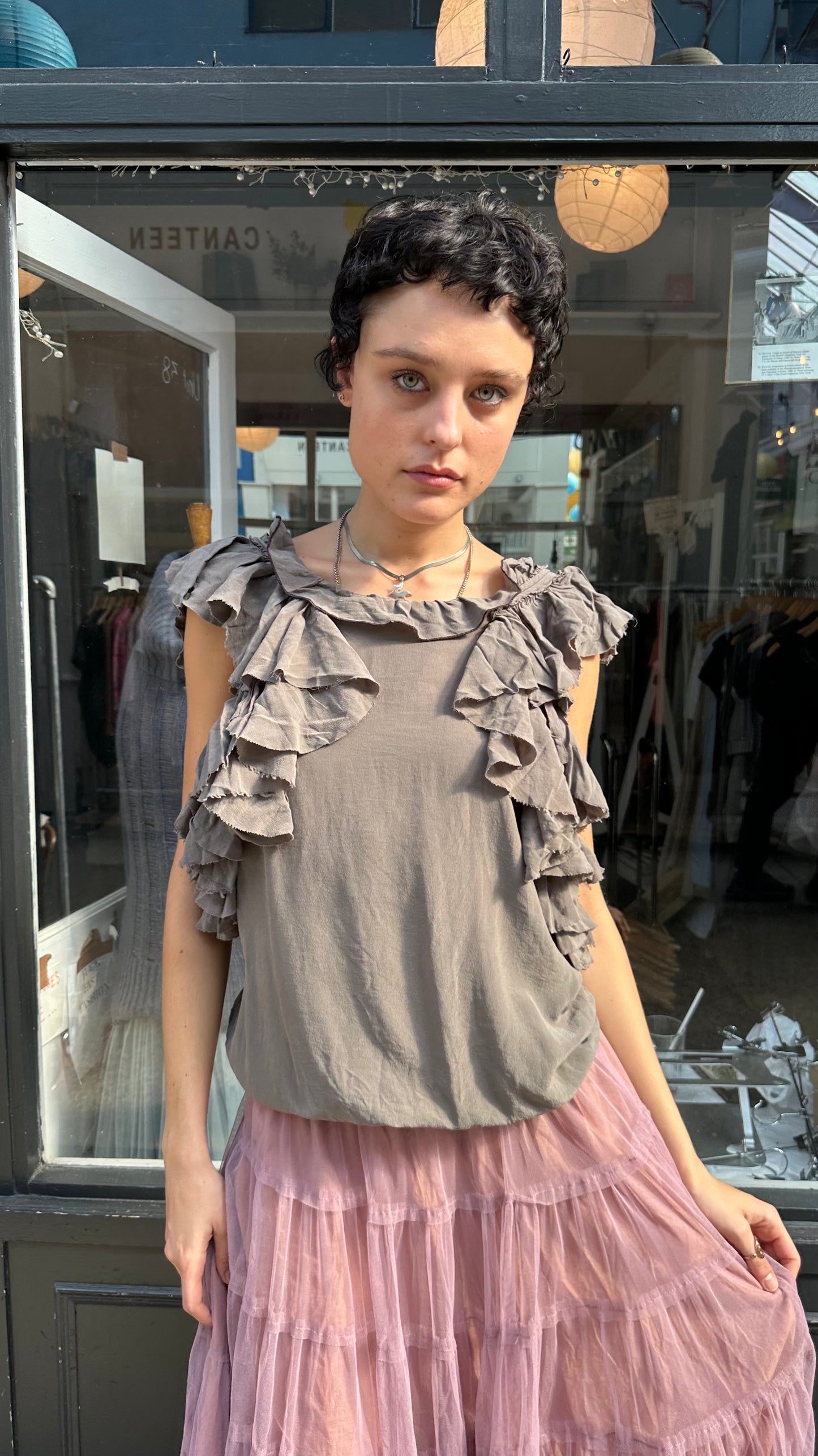 Backless ruffle blouse 100% silk
