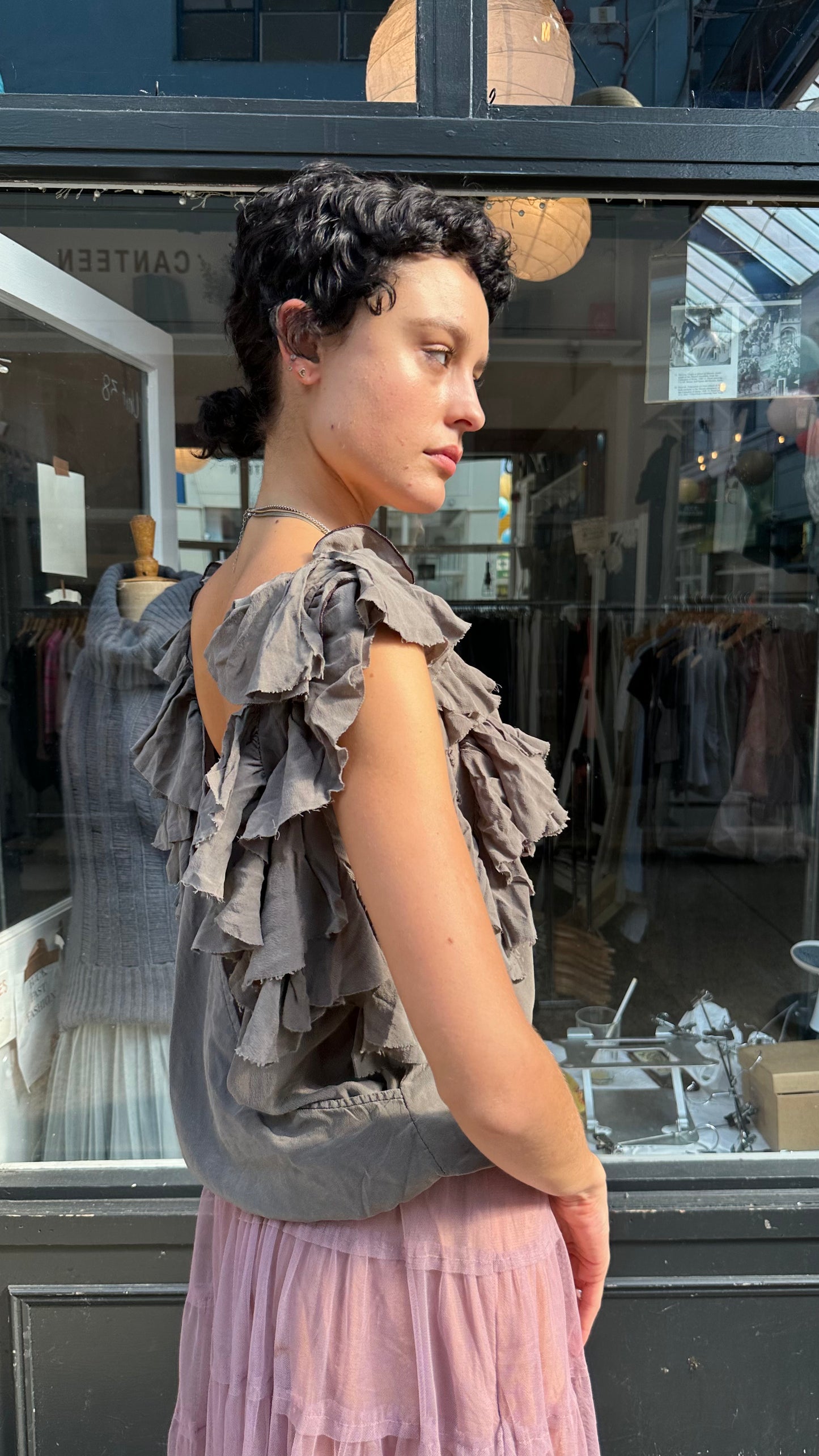 Backless ruffle blouse 100% silk