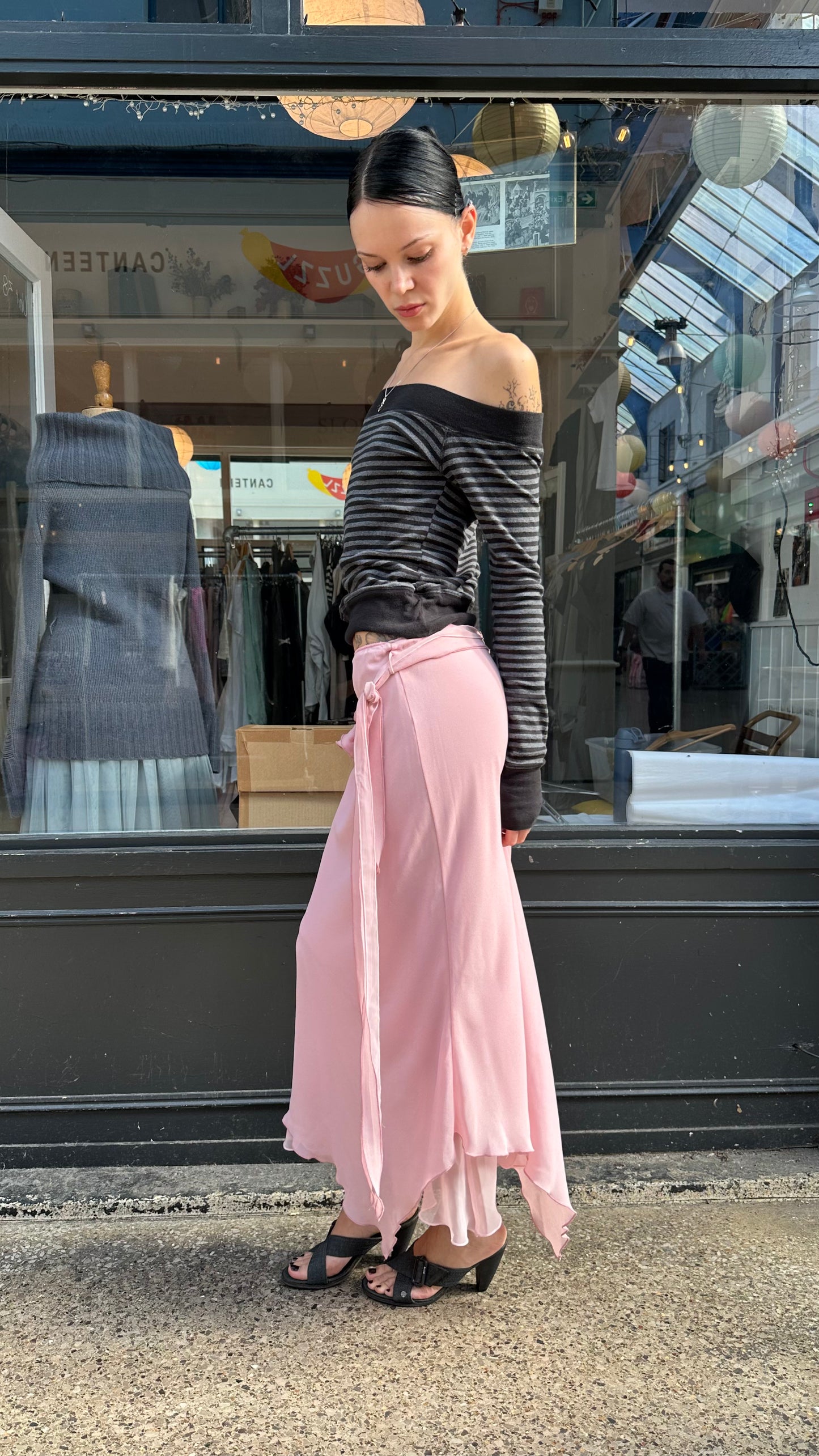 Pink midi skirt with flower belt