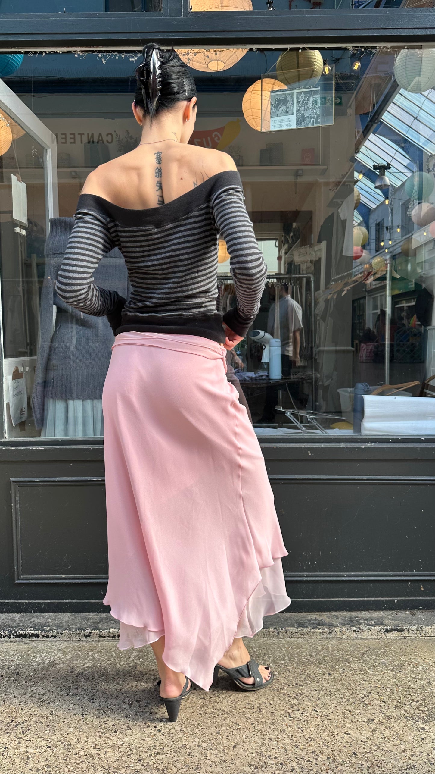 Pink midi skirt with flower belt