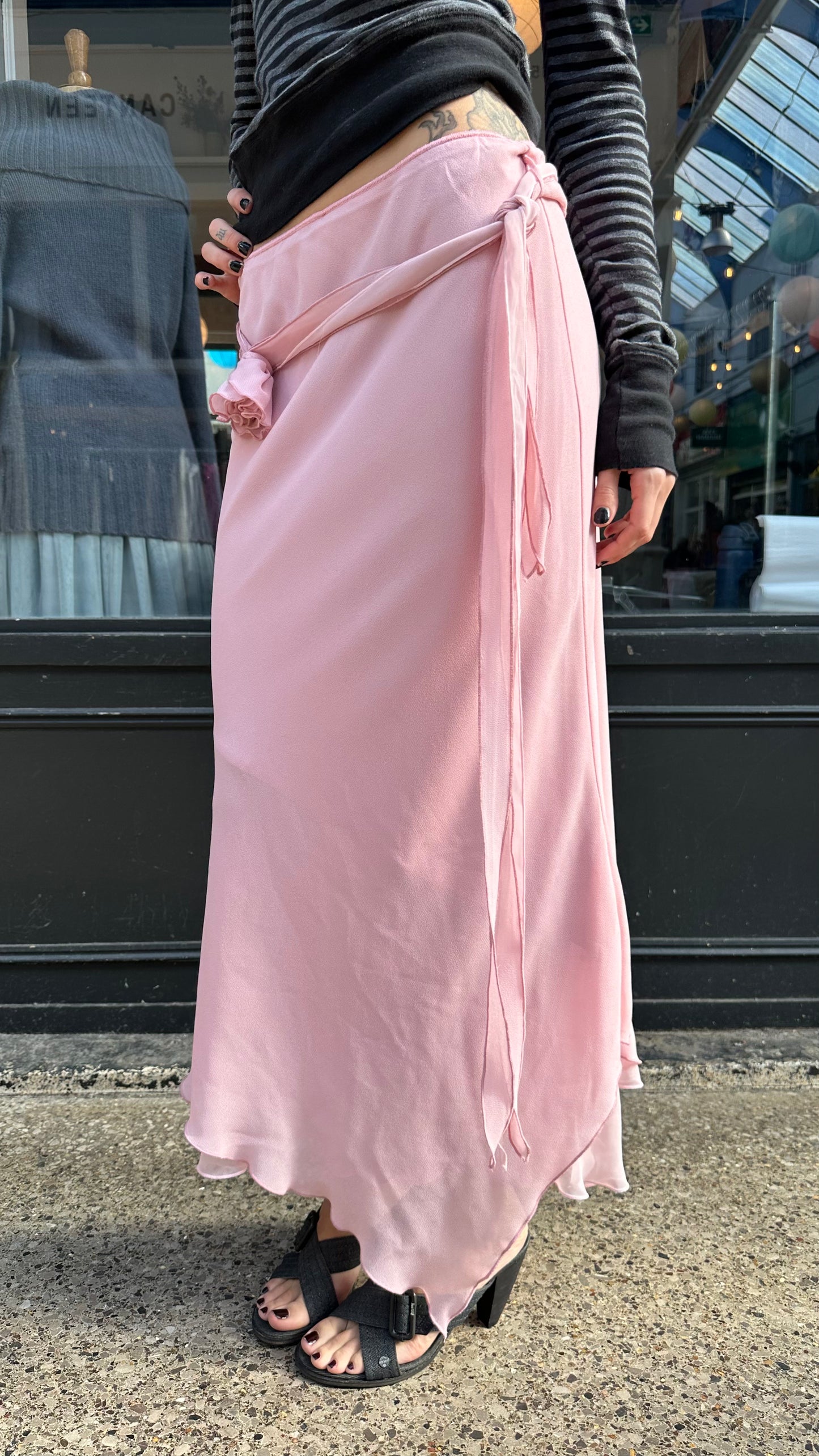 Pink midi skirt with flower belt
