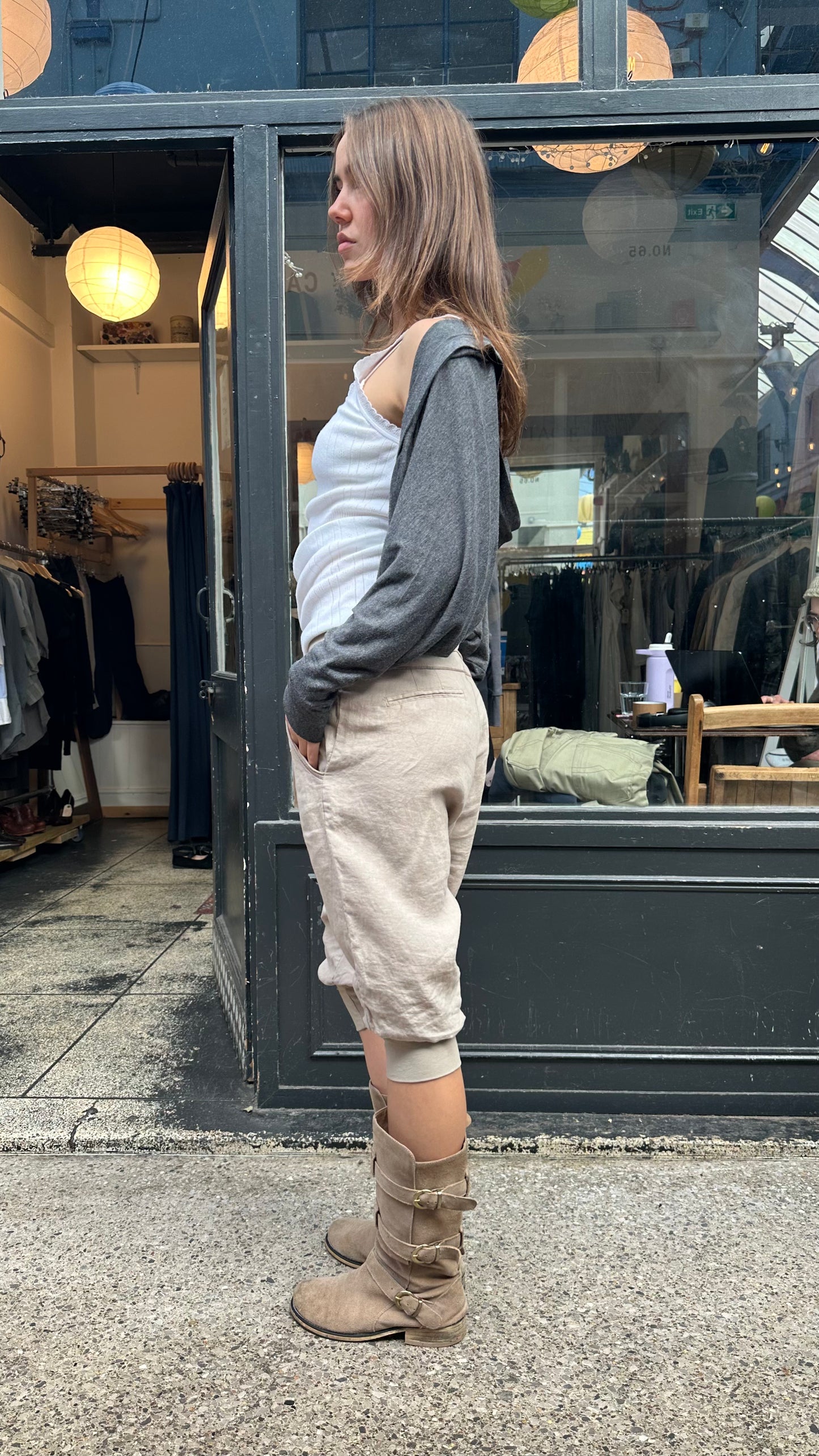 Beige balloon capris