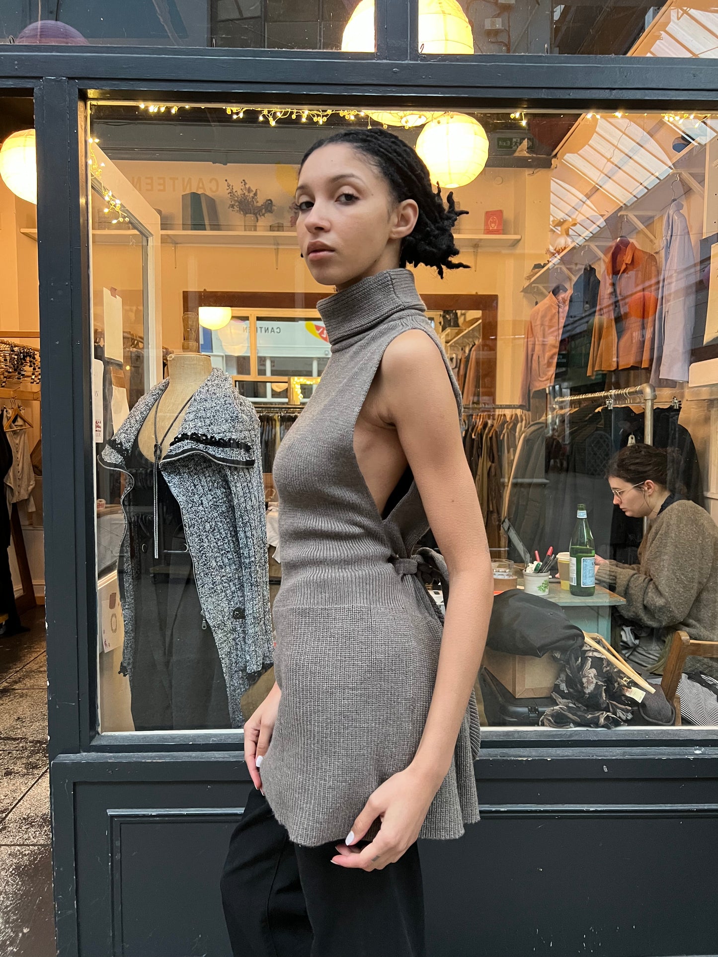 Sleeveless jumper