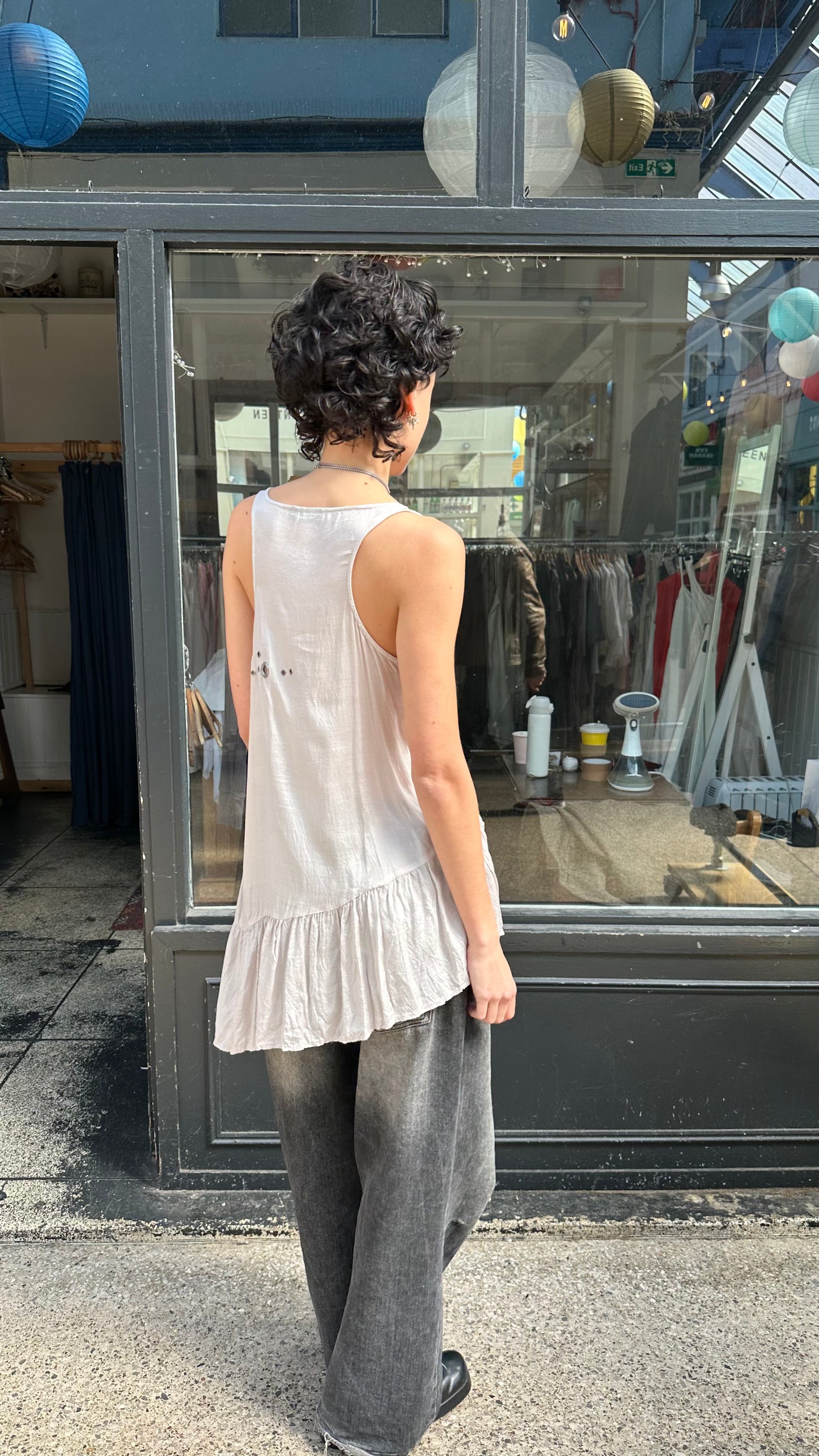 Cream asymmetric grommet top