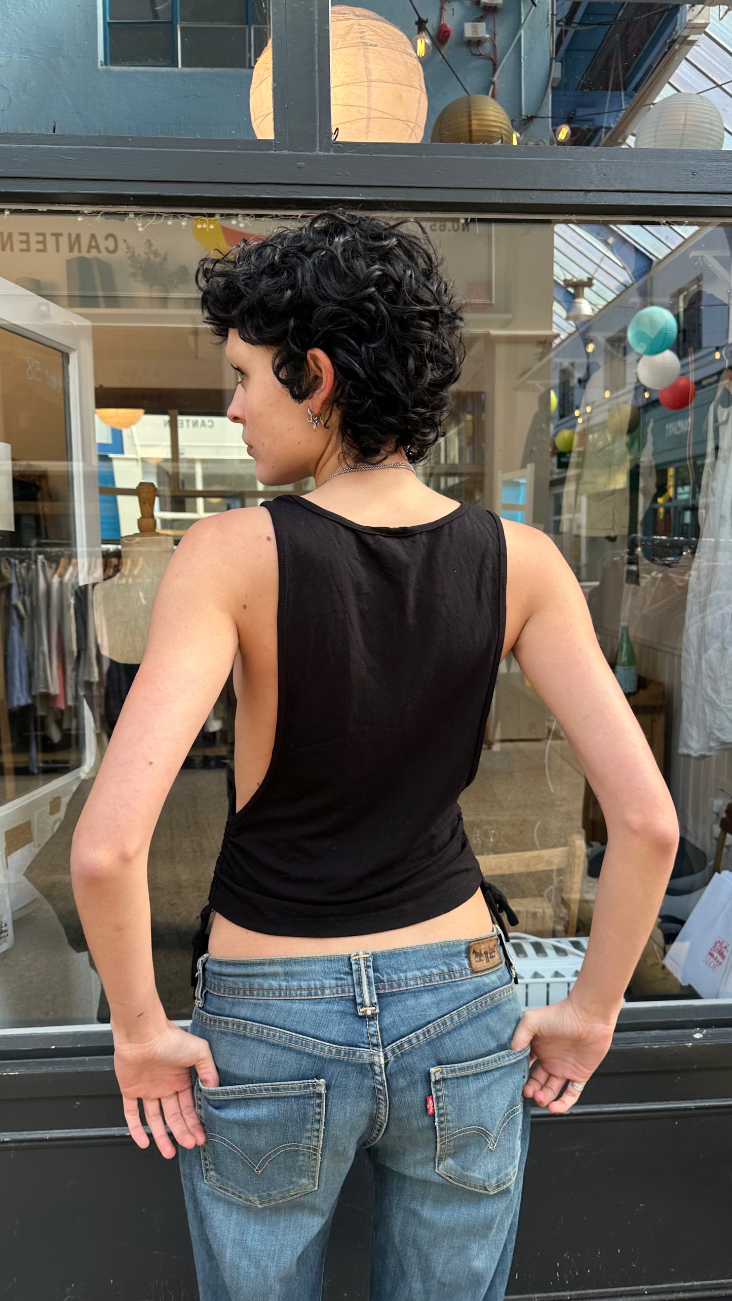 Bench tank top