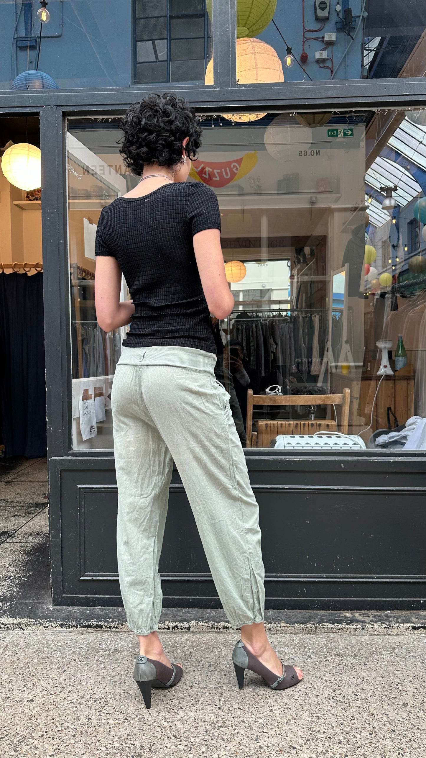green balloon trousers
