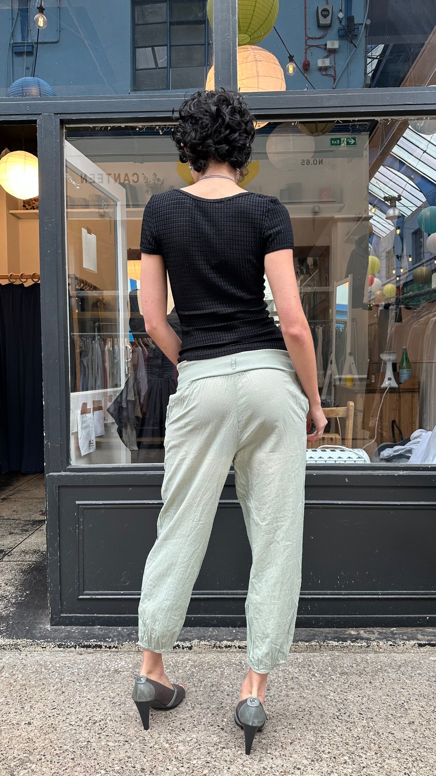 green balloon trousers