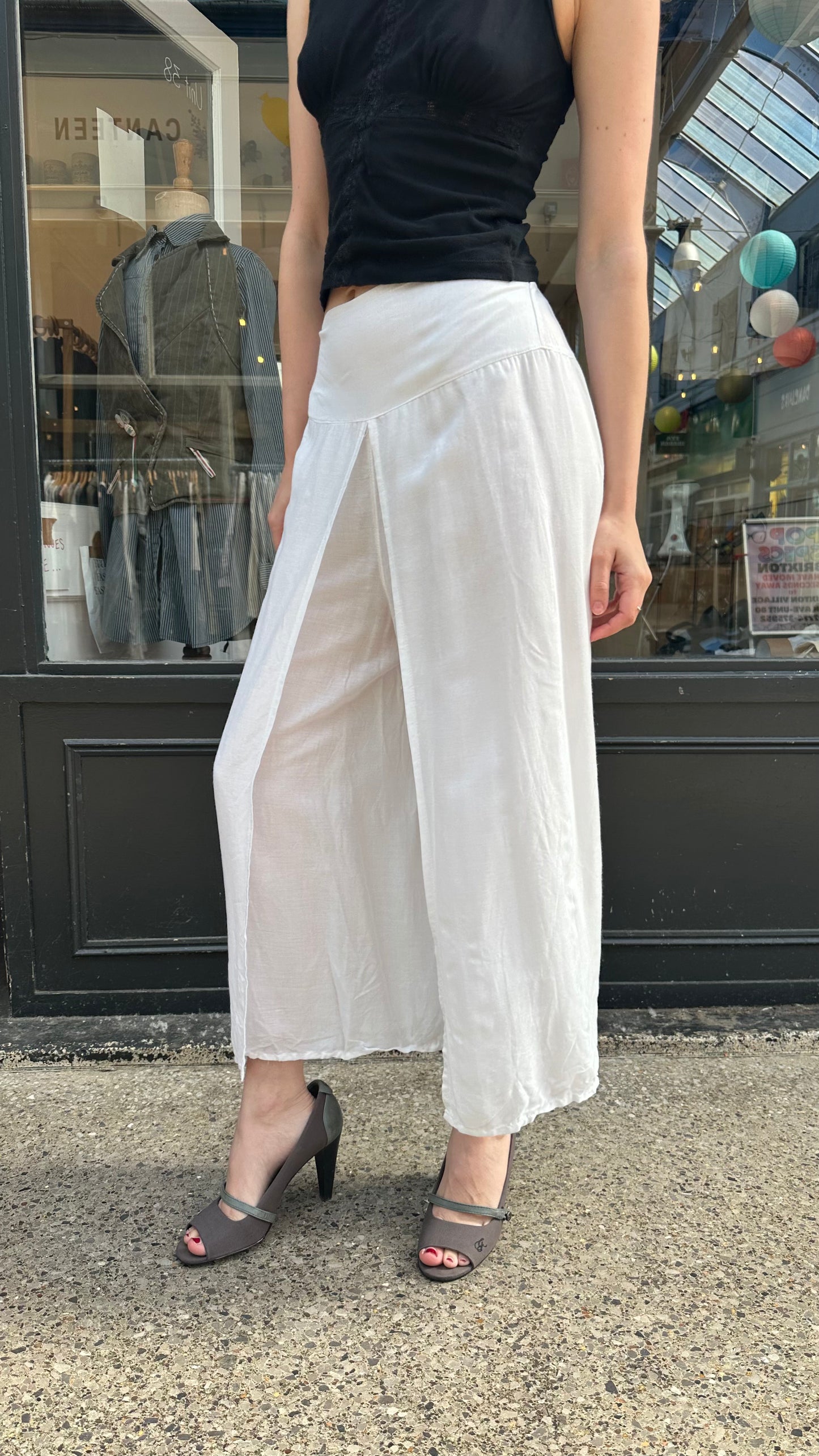 White cotton trousers