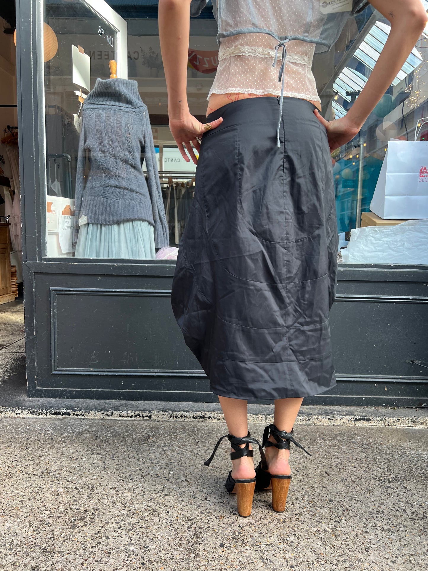 Black bubble hem skirt